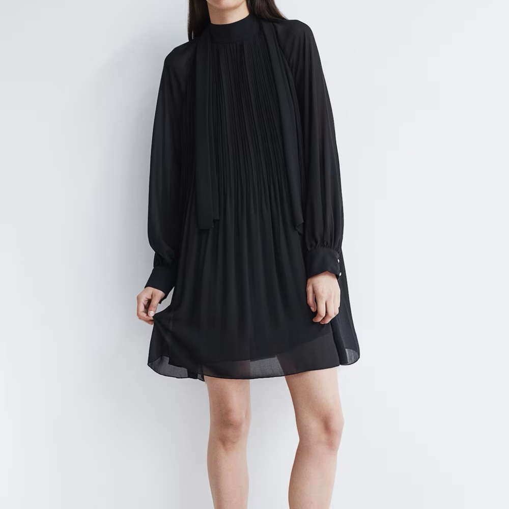 H&M plisse knee length dress NWT
